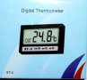 Електронен термометър с часовник за кола- квадратен, снимка 1 - Аксесоари и консумативи - 31979465