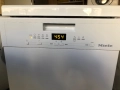 Съдомиялна:Миеле-45см,стояща-1год гаранция,нова с транспортен дефект,мод:2025г,клас:А+++\дисплей, снимка 1