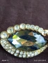 Ретро брошка тип папионка с сребристи кристали и зелени полу скъпоценни камъни 38846, снимка 2