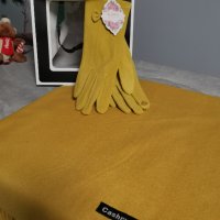 Луксозен комплект съдържащ кашмирен шал, топли ръкавици и вълнена барета, снимка 2 - Шалове - 31176160
