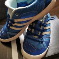 Оригинални спортни обувки Adidas , снимка 1 - Маратонки - 42457951