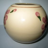 Ваза,вазичка Холандска сферична керамична с флорални мотиви, снимка 4 - Други ценни предмети - 32144018
