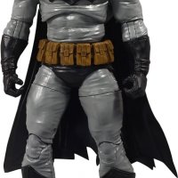 Екшън фигура McFarlane DC Comics: Multiverse - Batman (The Dark Knight Returns), 18 cm, снимка 1 - Колекции - 38898282