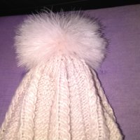 Зимна шапка маркова нова на Акесоризе Лондон детска момиче 10-13 години, снимка 2 - Шапки - 44375329