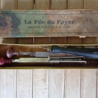 Колекционерска  La Fée du Foyer  appareil a broder a la main, снимка 2 - Антикварни и старинни предмети - 30347989