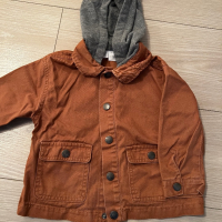 Тънко детско яке от Зара, снимка 2 - Бебешки якета и елеци - 44622436
