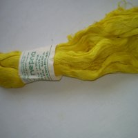 Жълт памучен конец за ръчна бродерия Перла Казанлък, снимка 2 - Други ценни предмети - 42199355