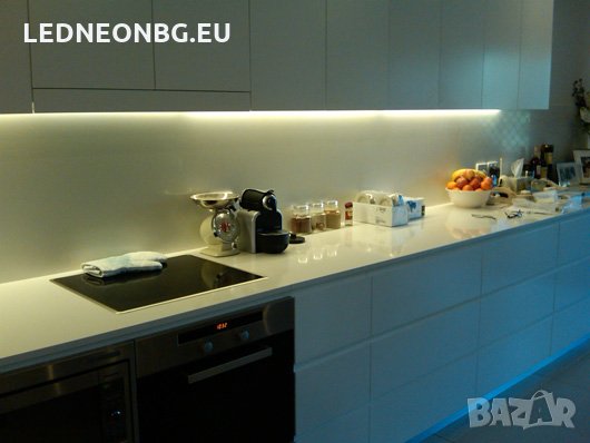 Комплект LED осветление за Кухня или Спалня ►2,5м LED лента, с адаптор за контакт и сензор за вкл. , снимка 1