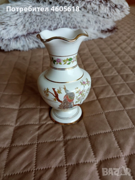 Порцеланова ваза със златни нишки , снимка 1