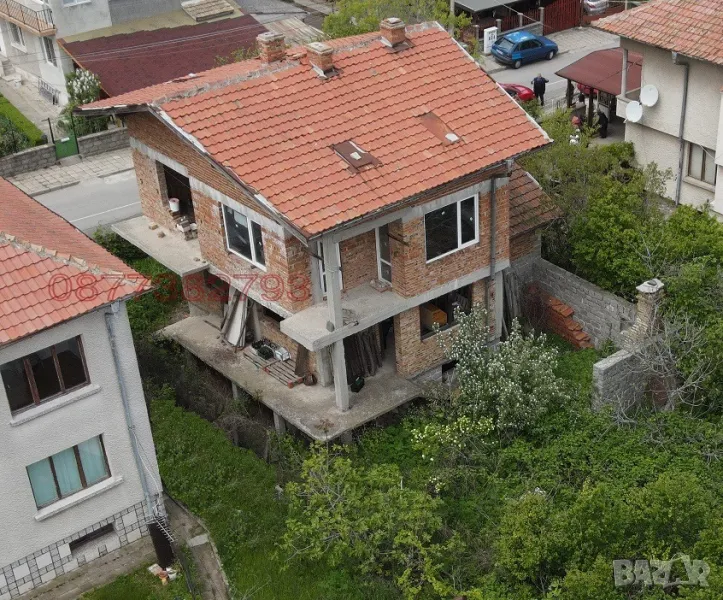 Триетажна къща 325м2, двор 475м2 от собственика, снимка 1