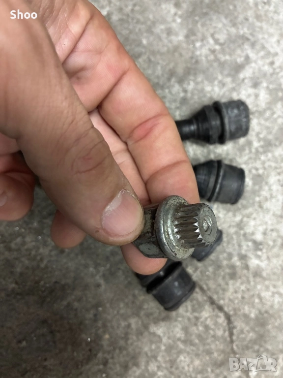 Продавам секретни болтове БМВ Х5 е53 М14х1.5, снимка 1