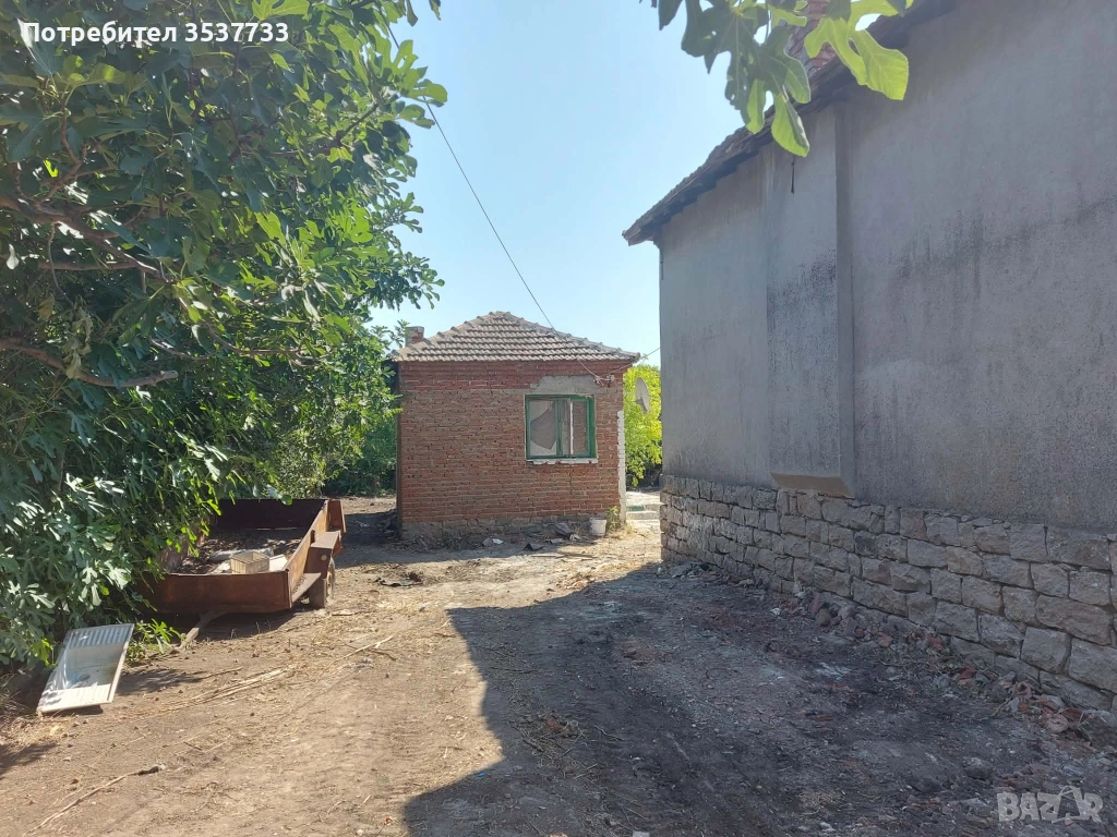 Самостоятелна Къща с масивна постройка , снимка 1