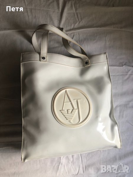 Armani Голяма бяла лачена чанта, снимка 1