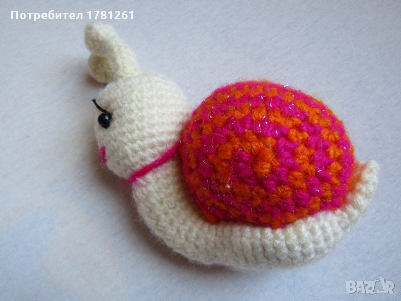 Ръчно плетена играчка охлюв, снимка 1