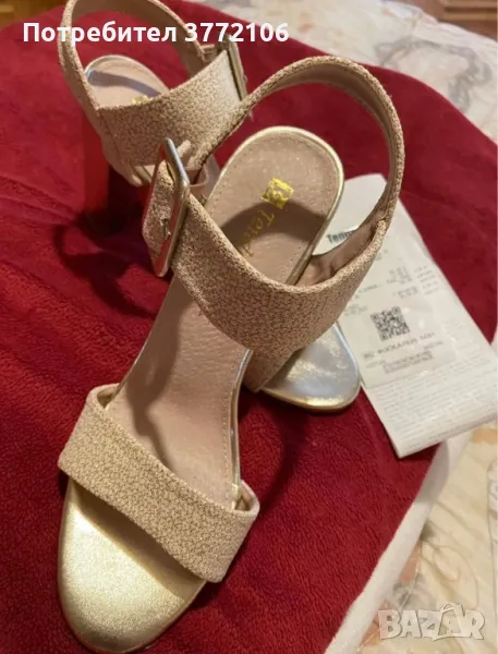 Златисти сандали на ток, снимка 1