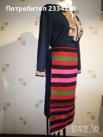 Стар сукман, изработен през 70-те години, използван от народна певица в ансамбъл за песни и танци, снимка 7 - Други ценни предмети - 51550319