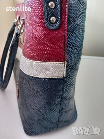 Стилна Дамска Чанта, снимка 11 - Чанти - 42863395