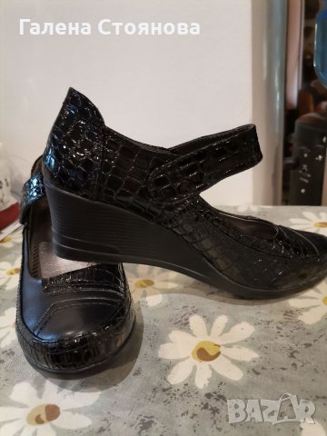 Дамски черни обувки, снимка 4 - Дамски ежедневни обувки - 34441555