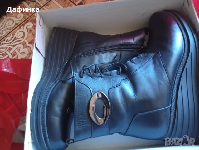 Дамски обувки и боти 