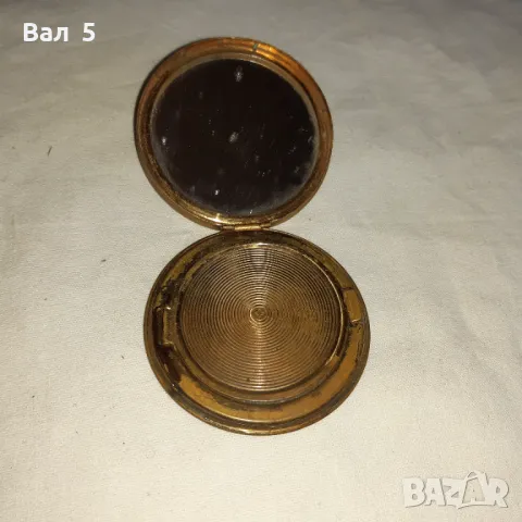 Стара бронзова пудриера, снимка 4 - Антикварни и старинни предмети - 48028871