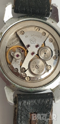 Часовник /"Кировски", снимка 6 - Антикварни и старинни предмети - 54139779