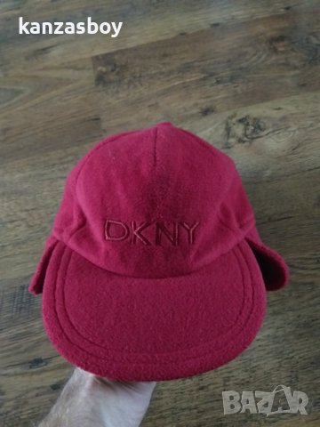 DKNY - страхотна поларена шапка КАТО НОВА, снимка 2 - Шапки - 38843844