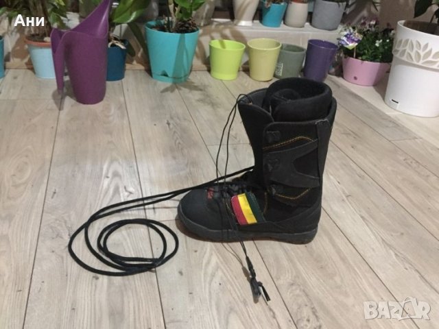 Сноуборд обувки THIRTYTWO 39 номер, снимка 8 - Зимни спортове - 30745984