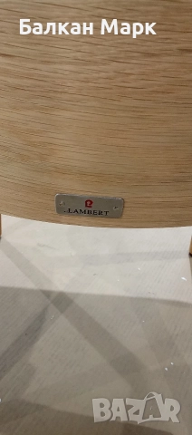 Стол Lambert – велур и дърво (дефектен, счупен крак), нов , снимка 2 - Столове - 52649644