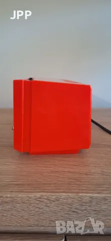 Радиочасовник Universum W2821, Германия, снимка 9 - Радиокасетофони, транзистори - 48742337