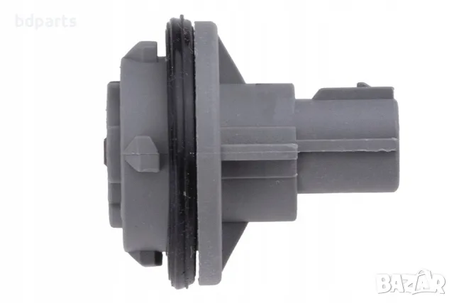 Фасунга за странична габаритна крушка MAZDA 323/323F , 3, 5, PREMACY, снимка 4 - Части - 56140989