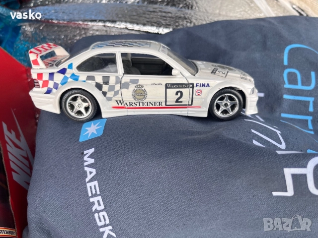 BMW M3 1:24 Burago Italy, снимка 4 - Колекции - 52833901