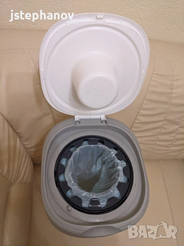 Продаваме кош за памперси Tommee Tippee + 11 нови касети за него, снимка 4 - Пелени, памперси - 53231655