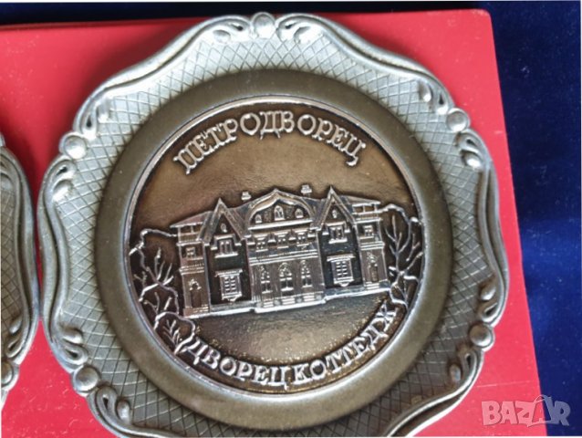 Петродворец - Сувенир 3 красиви чинийки / Петерхоф-Русия, нови, ( и за окачване също), от СССР, снимка 4 - Други ценни предмети - 38566237