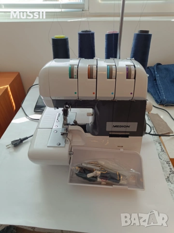 Шевна машина оверлог Medion MD 16600 – Като нов, снимка 5 - Шевни машини - 54189205