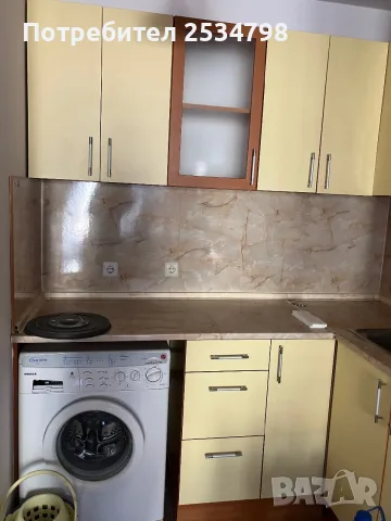 Кухня в жълто и дървесно, снимка 2 - Кухни - 56307570