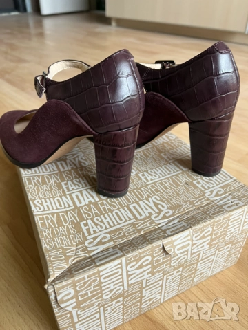 Чисти нови обувки Clarks номер 35, снимка 4 - Дамски ежедневни обувки - 52913011