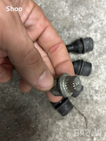 Продавам секретни болтове БМВ Х5 е53 М14х1.5