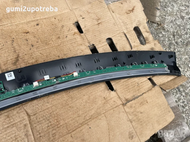 Подсветка Преден Прозорец 106096260c Volkswagen ID.3 E11 pro, снимка 5 - Части - 50878231