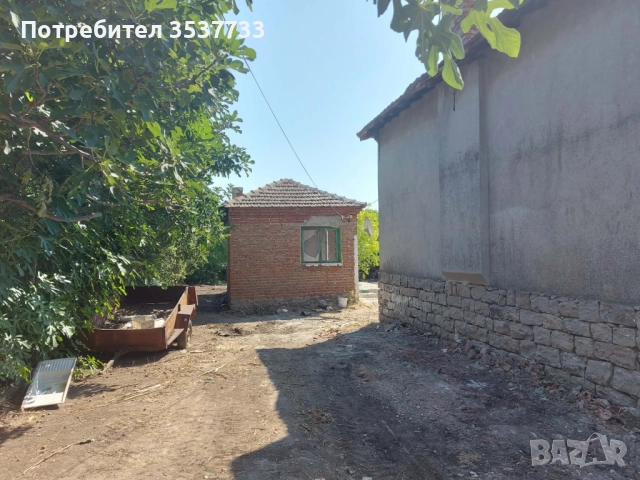 Самостоятелна Къща с масивна постройка 