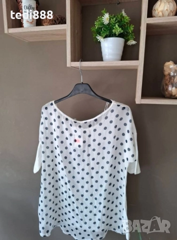 нова блузка, снимка 2 - Тениски - 51721786