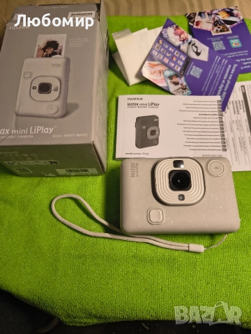 Фотоапарат за моментни снимки FUJIFILM INSTAX MINI LIPLAY MISTY WHITE, снимка 4 - Фотоапарати - 52920883
