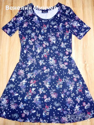Дамска рокля, снимка 1