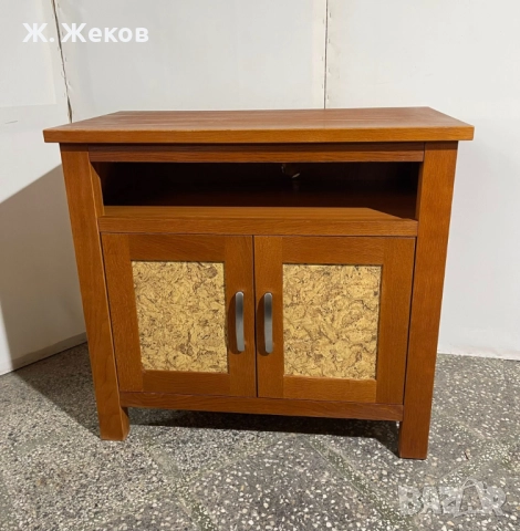 Масивен шкаф