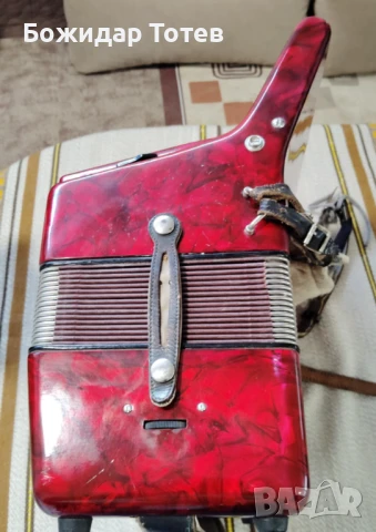 Продавам акордеон Велтмайстер-Стела 60 баса, снимка 3 - Акордеони - 50747824