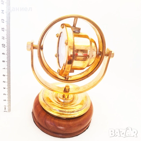 Бронзов морски компас със дървена основа, снимка 3 - Морски сувенири - 43839178