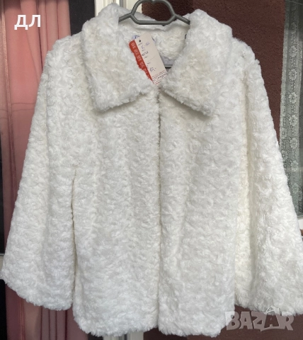 Бяло нежно палто