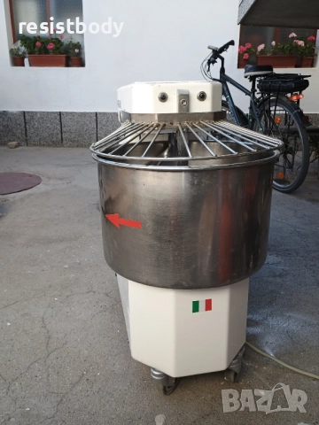 Спирална тестомесачка 33литра IGF 2200 S25 