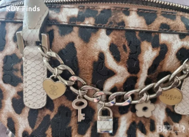 Guess леопард дамска чанта , снимка 2 - Чанти - 56116938