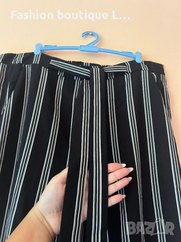 Панталон с широки прави крачоли в черен цвят на бяло райе с коланче отпред на марката Pieces 🖤, снимка 3 - Панталони - 52278677