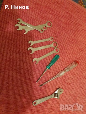 комплект инструменти отвертка фазомер френски ключ гаечни ключове, снимка 1
